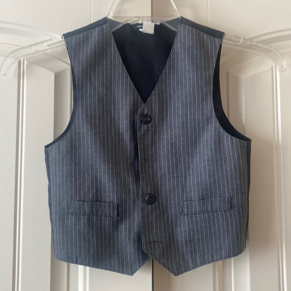 Boys vest grey white stripes size 5